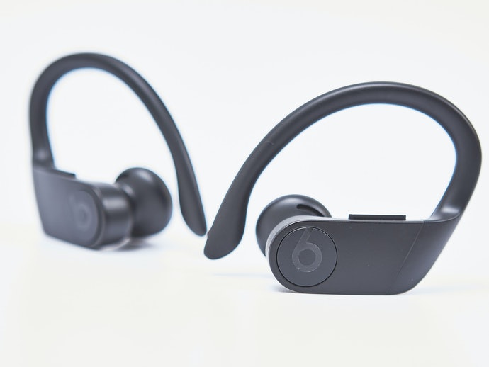 Tai Nghe Có Khoen Móc Vành Tai: Dành Cho Người Hay Vận Động Cường Độ Mạnh