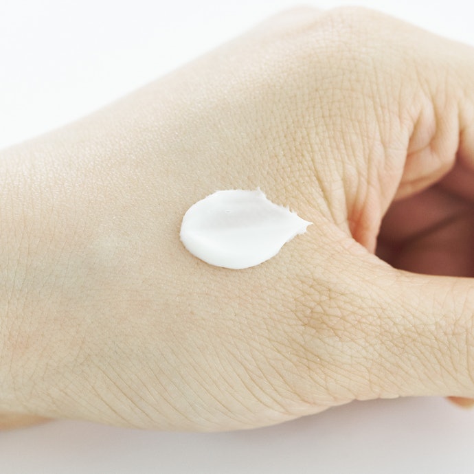 Bình Luận Tiêu Cực: "Kem Dày và Bết Dính"