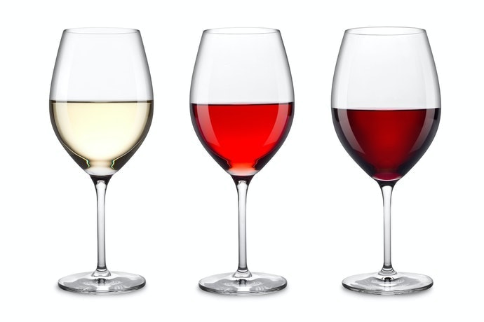 Người Thỉnh Thoảng Thưởng Thức: Chọn Ly Dùng Linh Hoạt Cho Nhiều Loại Rượu