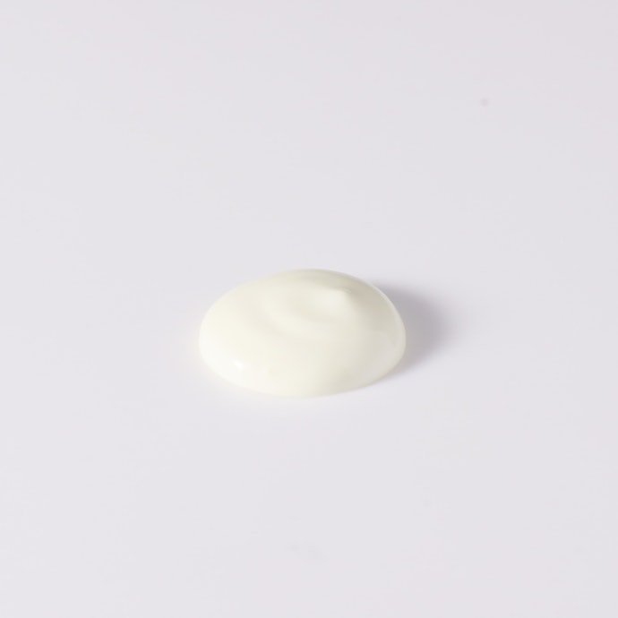 Kết Cấu Dạng Sữa Nhưng Rất Dễ Tán! Hơi Lo Lắng Về Độ Bóng