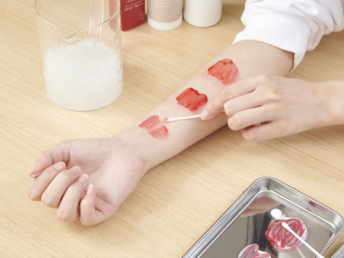 Tiêu Chí 3: Độ Lâu Trôi Trên Da